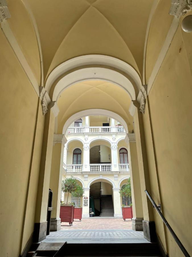 Cosy Gallery Flat In Akacfa St. 布达佩斯 外观 照片